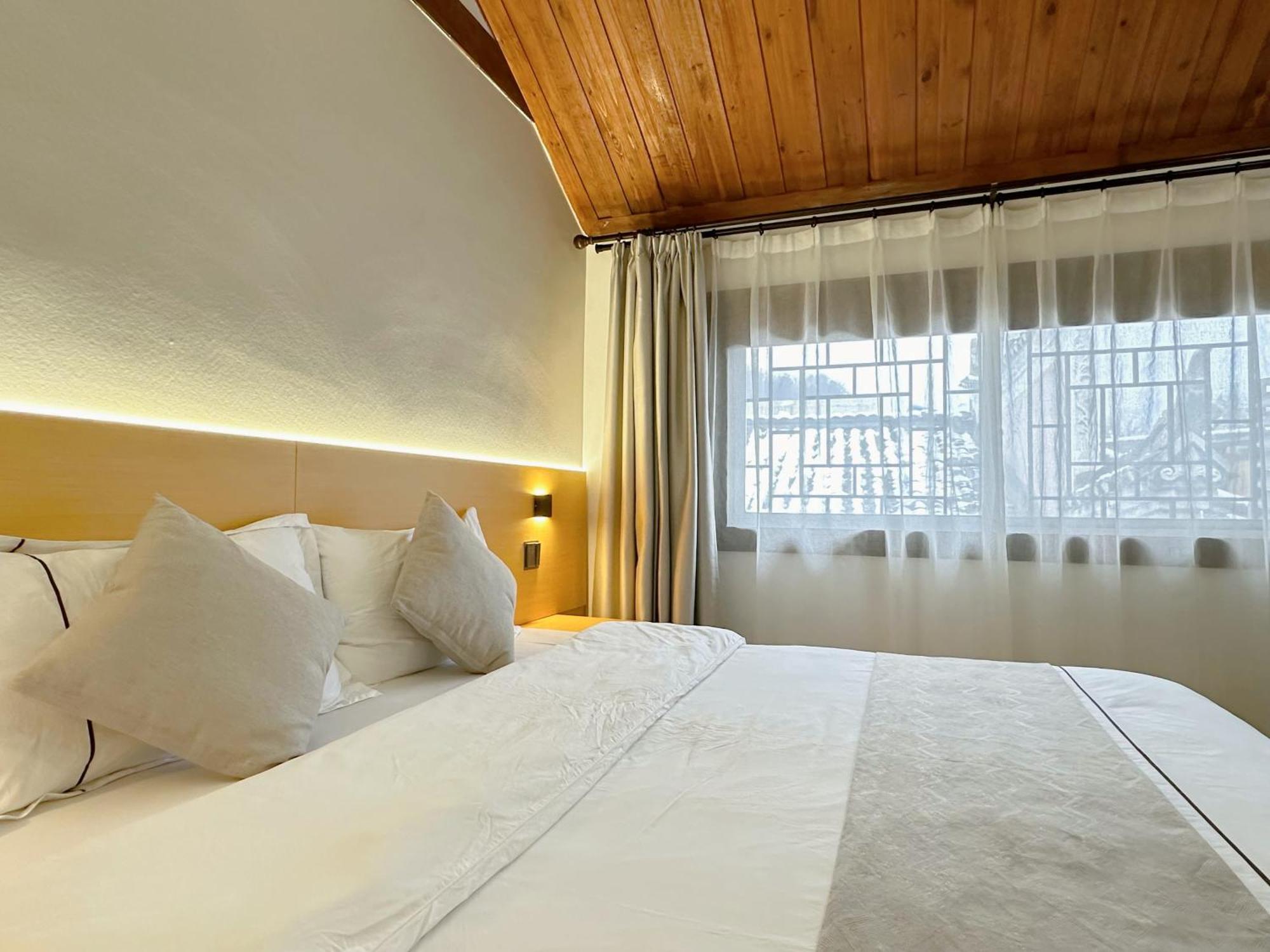 Hemu House Hotel Fenghuang Bagian luar foto