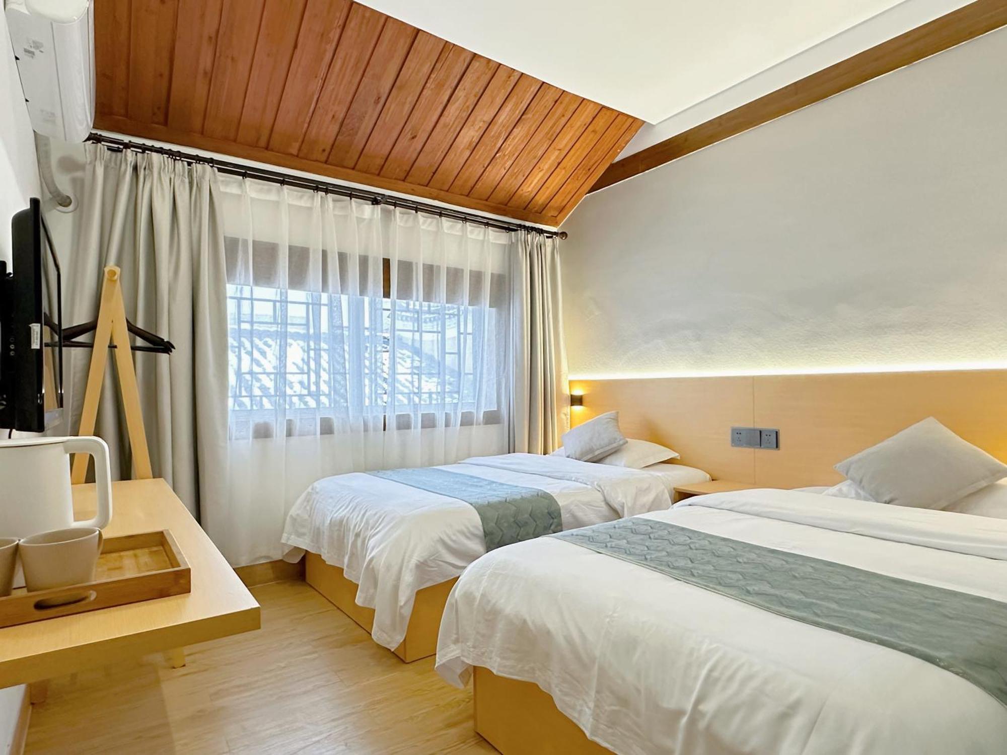 Hemu House Hotel Fenghuang Bagian luar foto