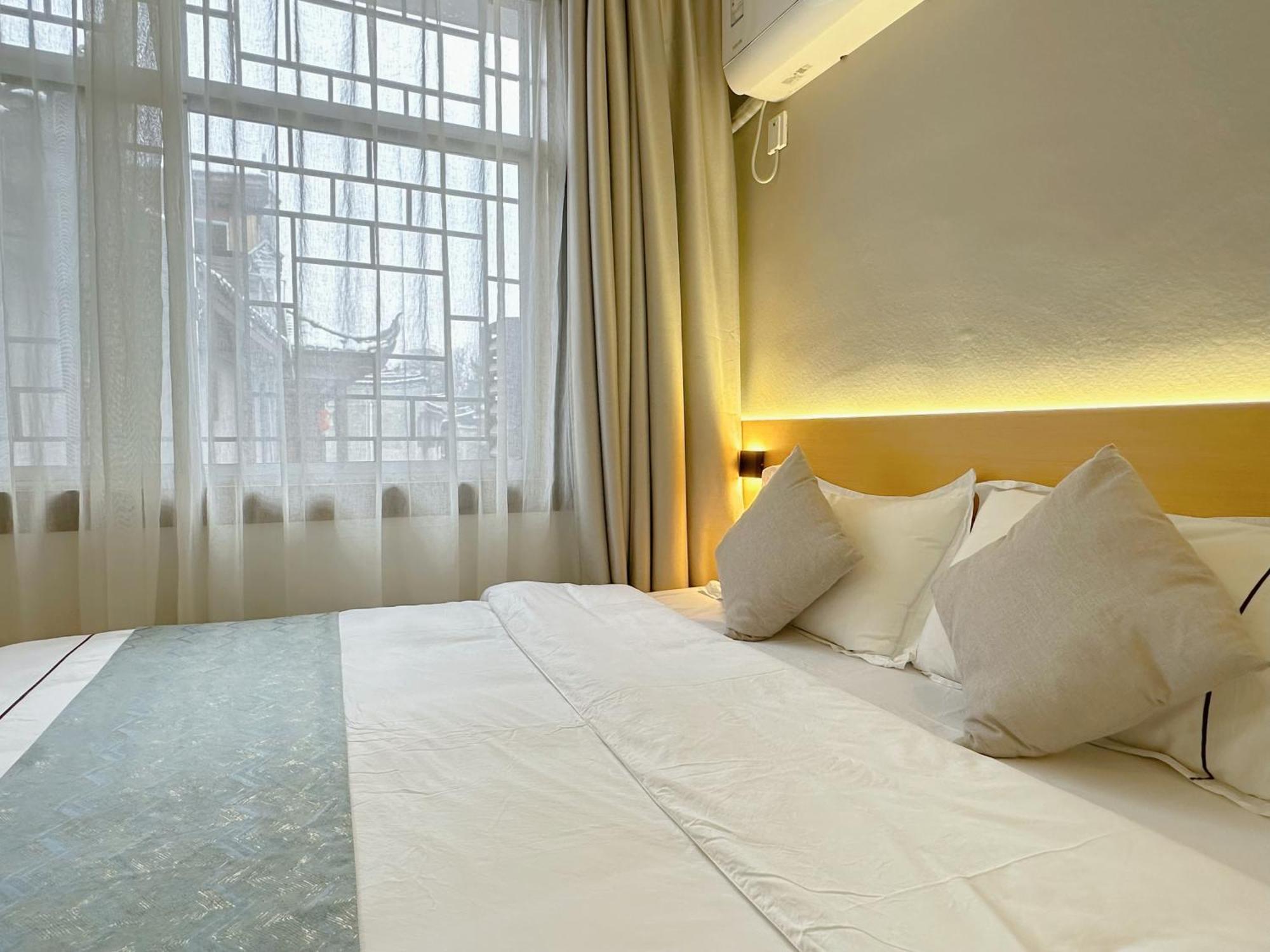 Hemu House Hotel Fenghuang Bagian luar foto