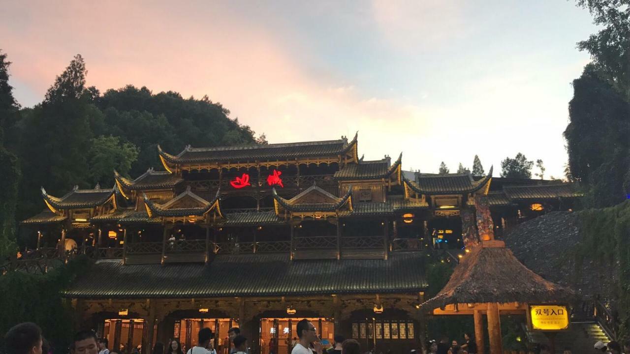 Hemu House Hotel Fenghuang Bagian luar foto