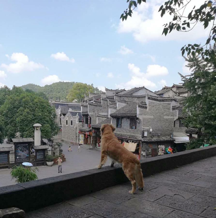 Hemu House Hotel Fenghuang Bagian luar foto